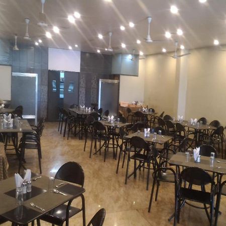 Hotel Adarsha Palace Белґаум Екстер'єр фото