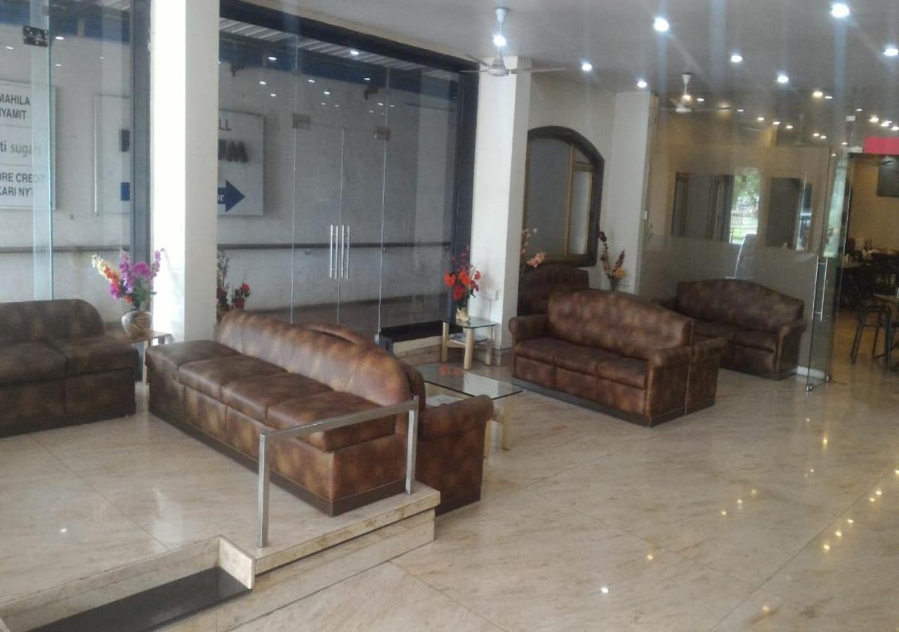 Hotel Adarsha Palace Белґаум Екстер'єр фото